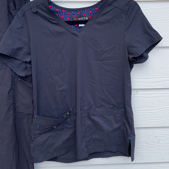 Koi scrub top - Picture 2 of 4